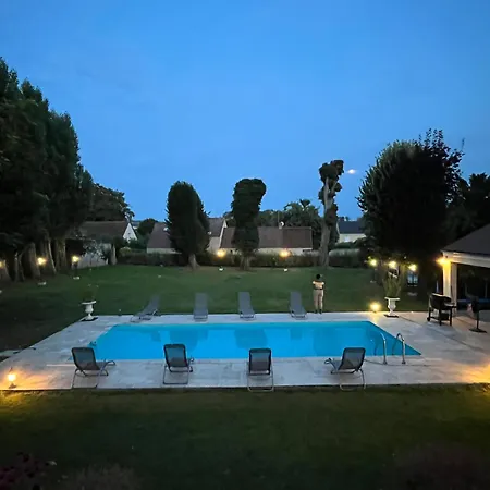Maison Dans Particulier 18eme, Wifi, Piscine Chauffee Appartement