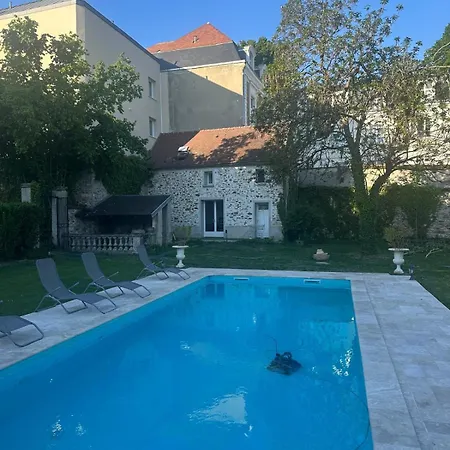 Maison Dans Particulier 18eme, Wifi, Piscine Chauffee Apartment